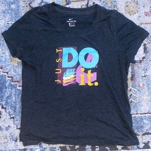 I am selling a nike tee shirt from nike. In good condition, A size XL in girls.